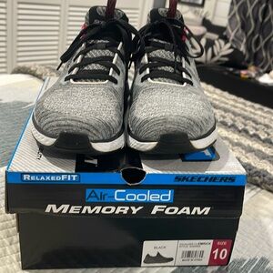 Skechers size 10
